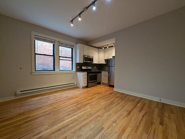 Foto del edificio - 2423 N Kedzie Blvd