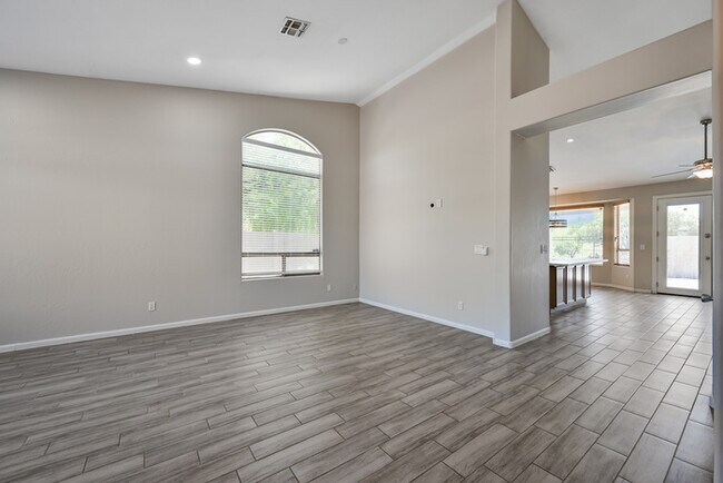 Foto del edificio - 6937 E Paradise Ln
