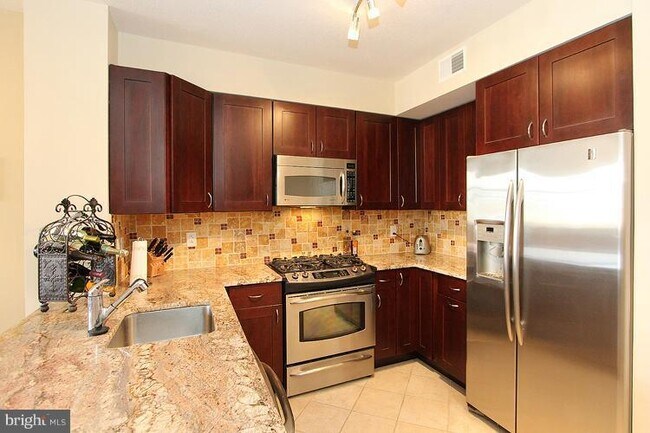 Foto del edificio - 1021 N Garfield St