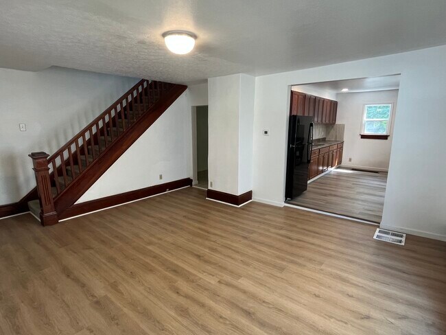 Foto del edificio - 245 Mills St
