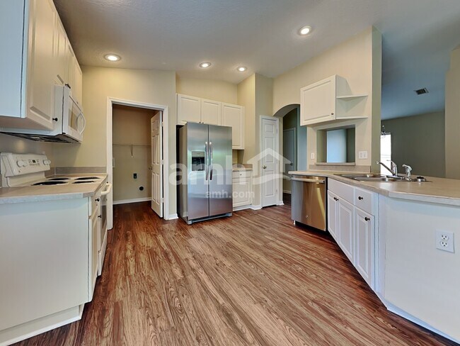 Building Photo - 11216 Summer Star Dr