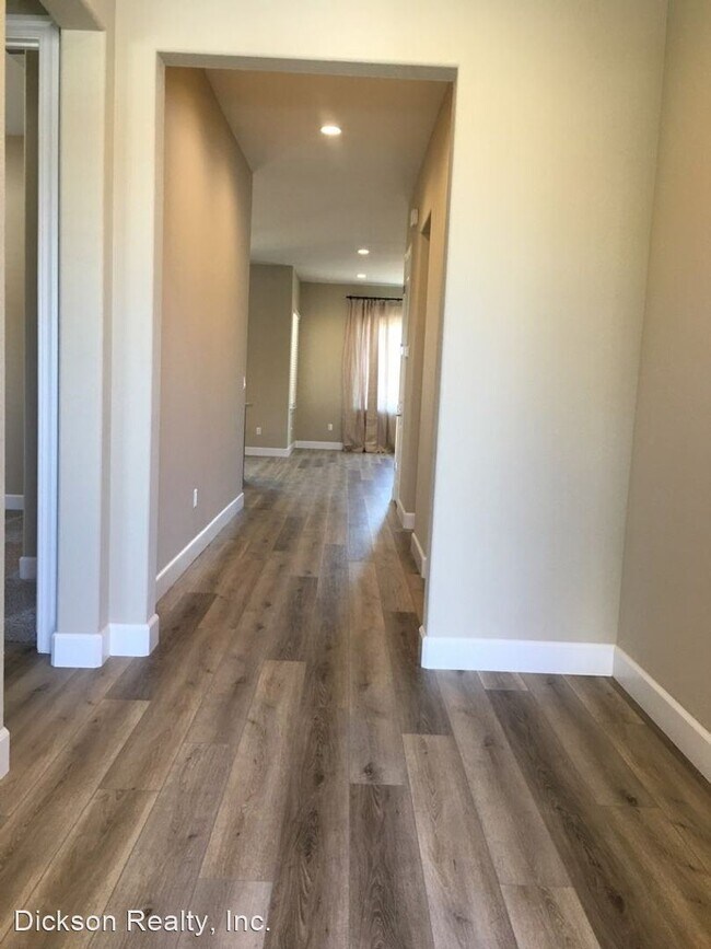 Foto del edificio - 3 br, 2.5 bath House - 306 Commodore Dr