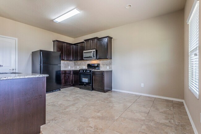 Building Photo - 802 Lee Trevino