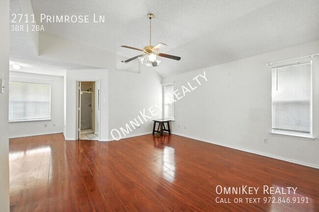 Foto del edificio - 2711 Primrose Ln