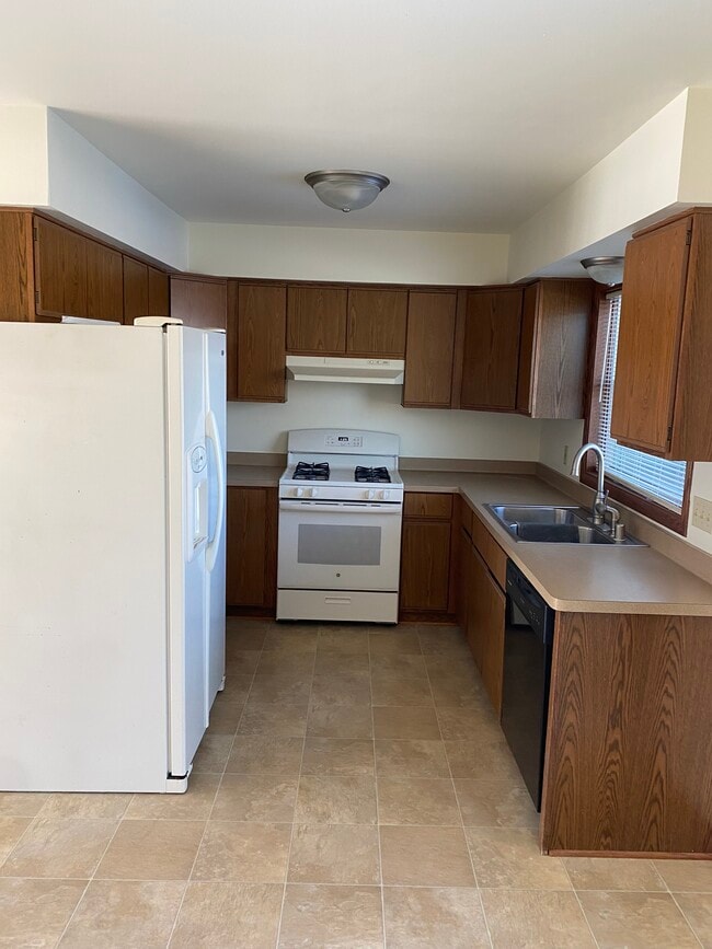 Building Photo - 10300 W Beacon Hill Dr