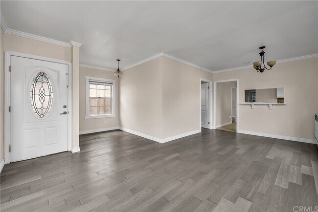 Living Room - 3131 S Kerckhoff Ave