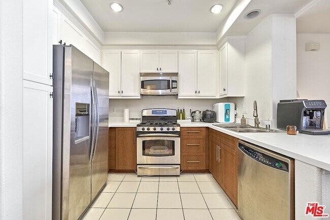 Foto del edificio - 360 W Ave 26