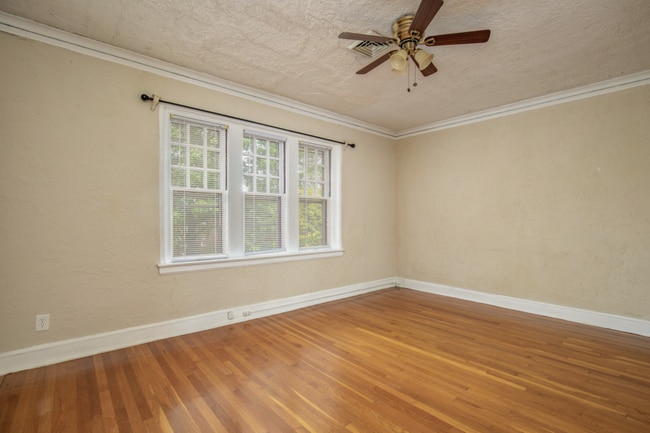Building Photo - 7234 Amherst Ave