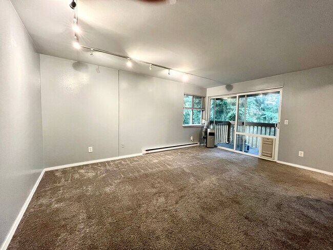 Sala de estar con terraza contigua - 17108 Northeast 45th Street