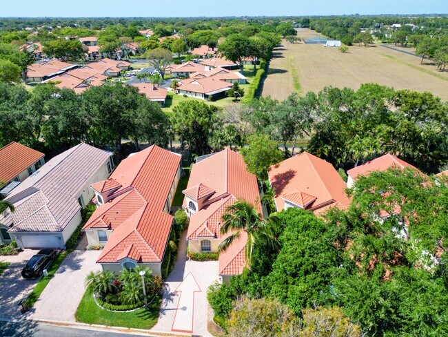 Foto del edificio - 5279 Brookview Dr