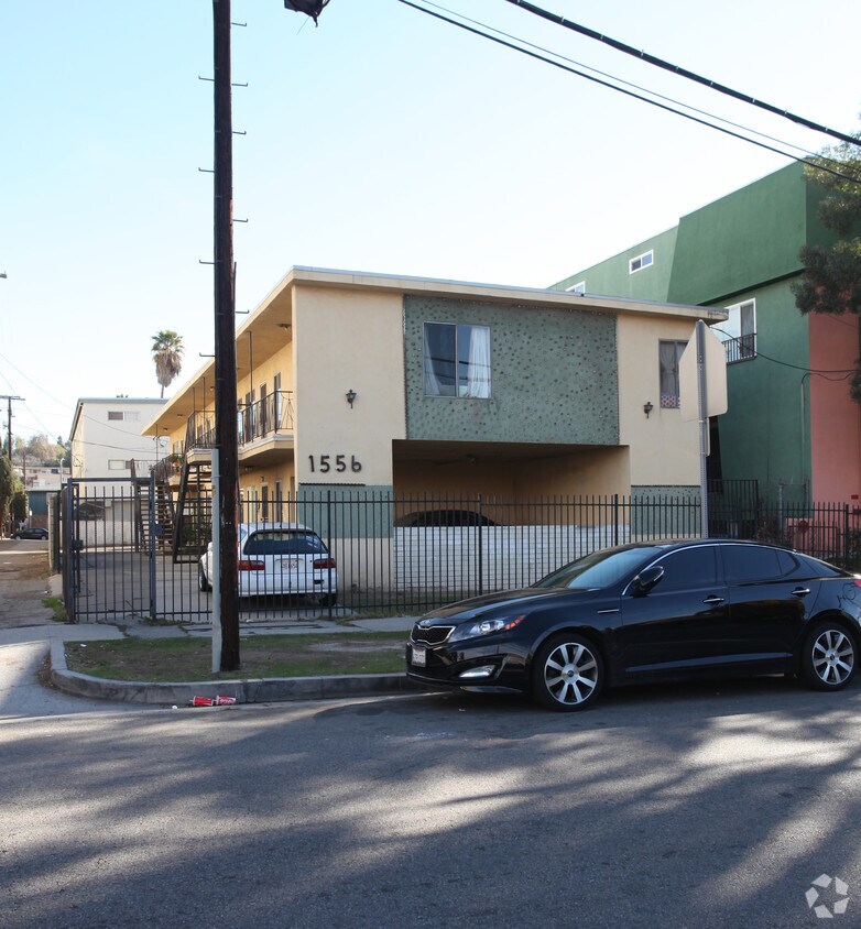 Foto del edificio - 1556 Mariposa Ave