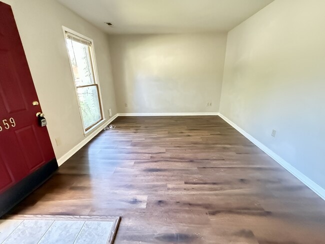 Foto del edificio - 2859 Wynterhall Rd SE