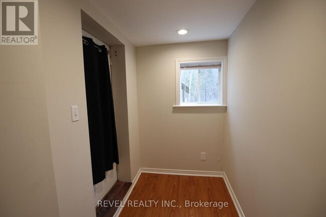 Building Photo - 133 Rouge Forest Crescent
