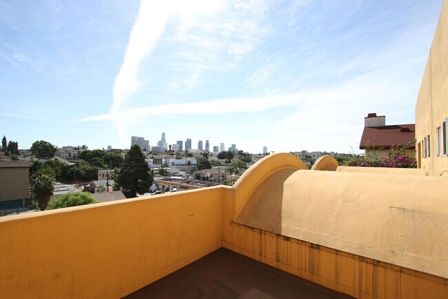 Foto del edificio - 425 N Alvarado St