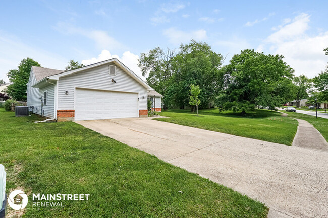 Building Photo - 4611 Lunenburg Dr