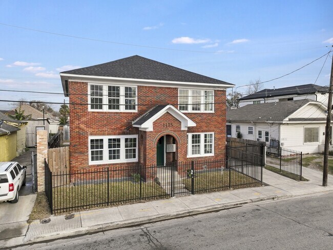 Foto del edificio - 1115 Hogan St
