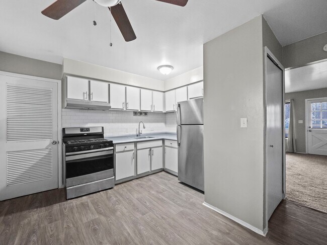Foto del edificio - 33022 Truman Rd