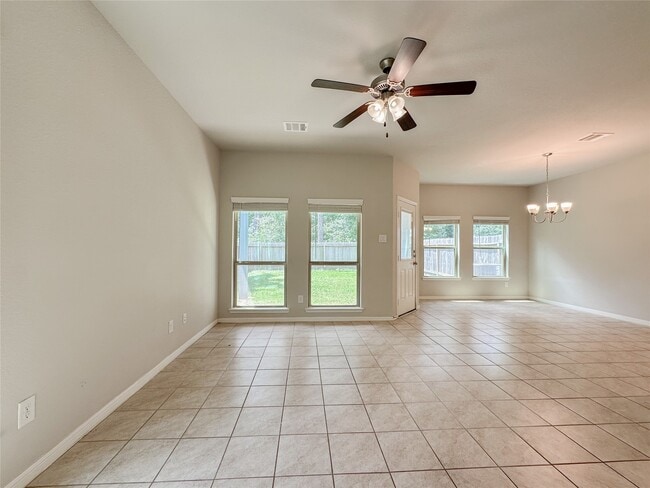 Building Photo - 105 Camelot Pl Ct