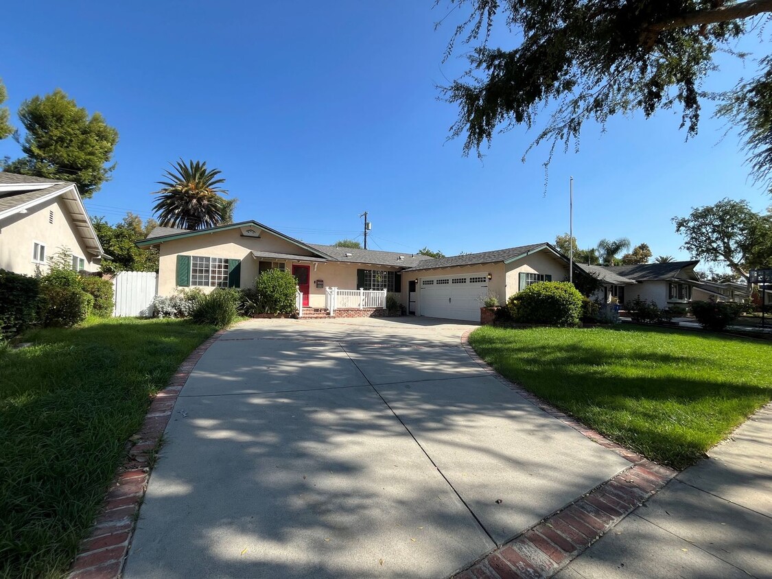 Primary Photo - Canoga Park 3BR w/pool + great backyard, o...