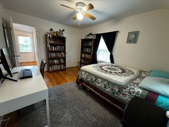 Building Photo - 3br 2.5ba home in Sycamore Gardens, N Arli...