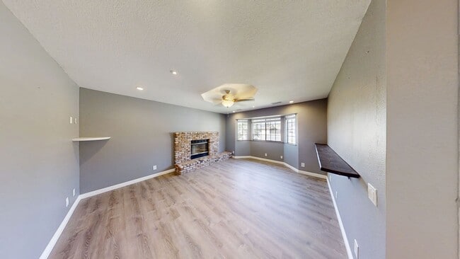 Building Photo - Charming 3 bed 2 bath Home in Yucaipa, Ca.
