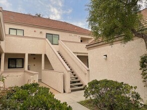 Building Photo - 727 Island View Cir