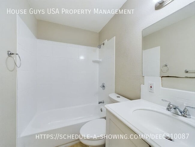 Foto del edificio - 3611 E 69th St