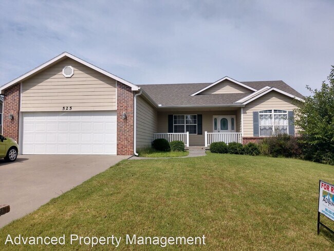 Building Photo - 3 br, 2 bath House - 525 Harland Dr