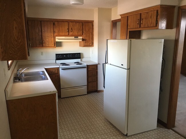 Kitchen - 513 Cantebury Dr