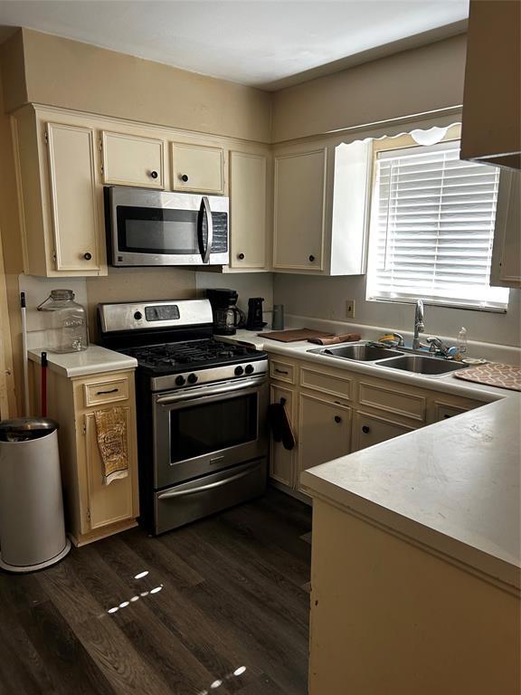 Building Photo - 4018 Redwin Cir