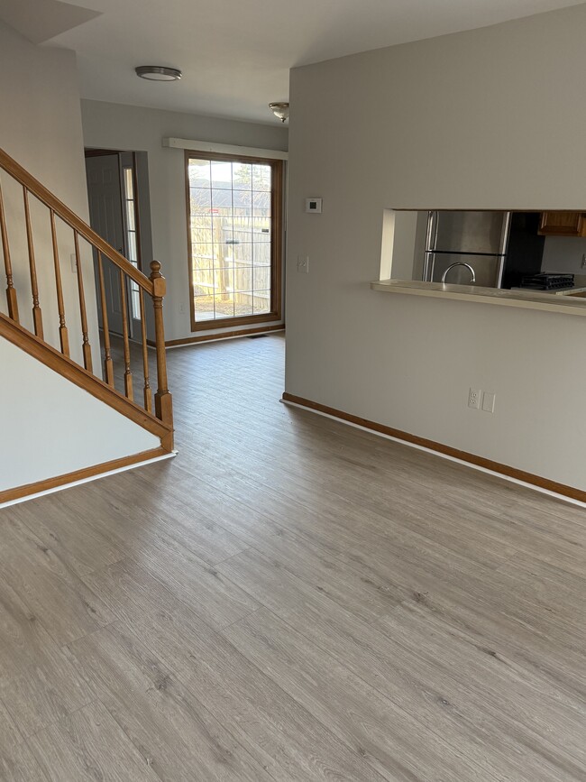 Building Photo - 16891 Penrod Dr