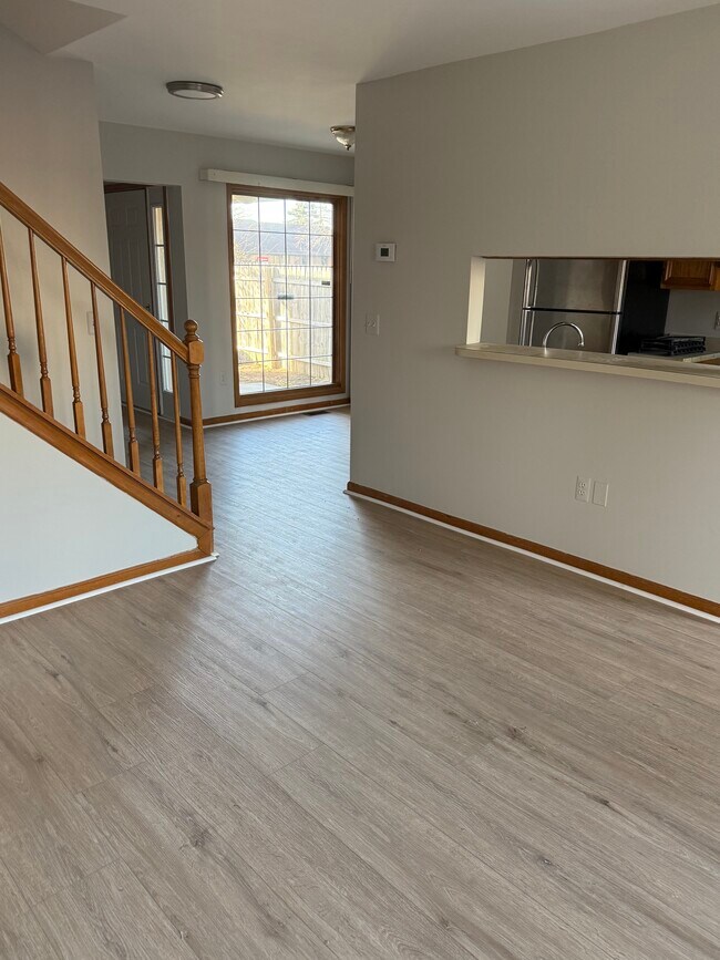 Foto del edificio - 16891 Penrod Dr