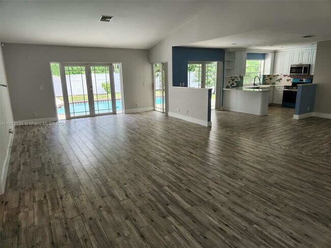Foto del edificio - 10755 NW 18th Ct