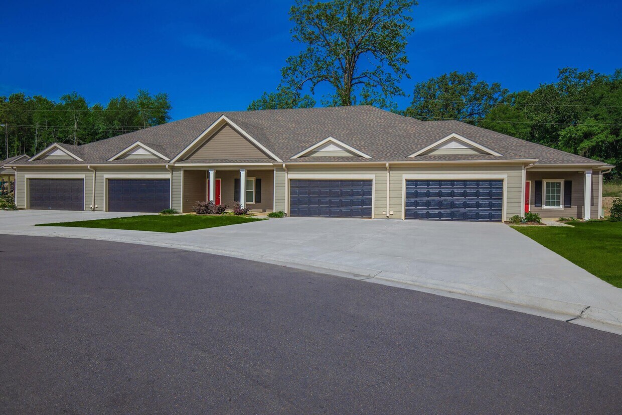ESTA ES TU NUEVA CASA - Palisades Park I & II