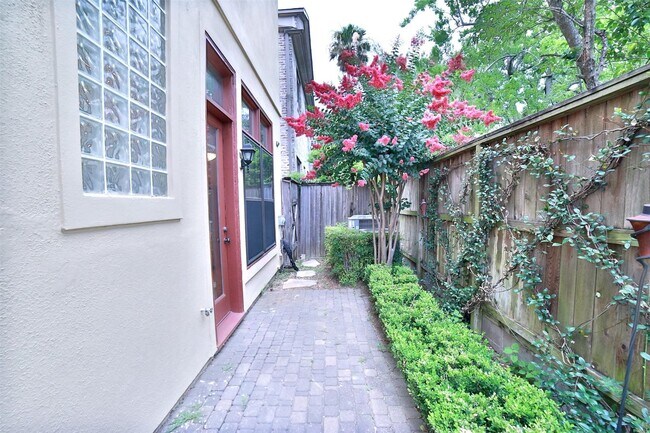 Foto del edificio - 6335 E Mystic Meadow