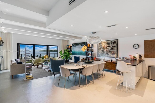 Foto del edificio - 166 Harbor Dr