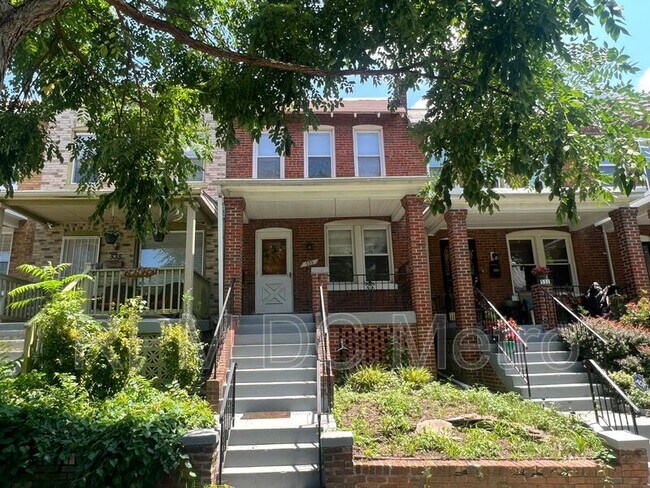 Foto del edificio - 533 24th St NE