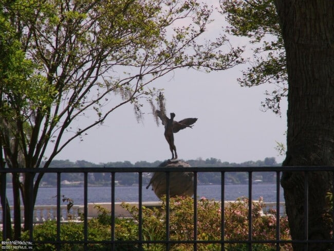 Building Photo - 1661 Riverside Ave