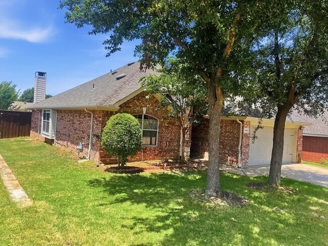 Photo - 402 Calvary Dr House