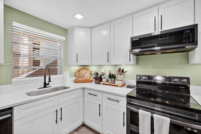 Building Photo - 9480 Tangerine Pl