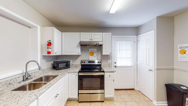 Photo - 3661 Glen Mora Dr Apartment