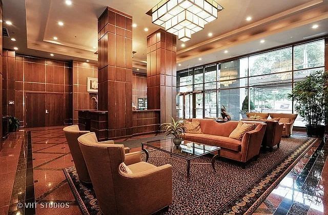 Foto del edificio - 910 S Michigan Ave