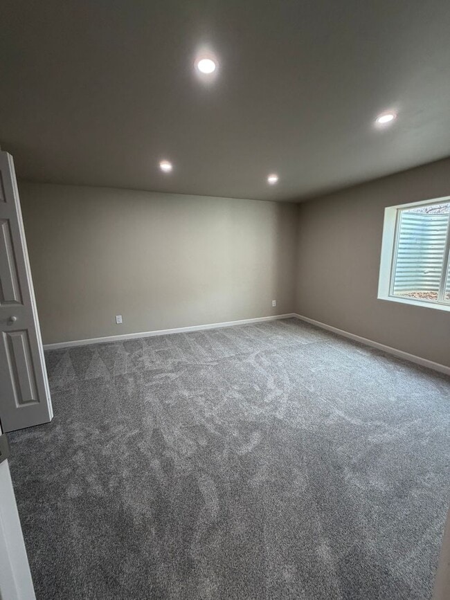 Building Photo - Glenwood Springs- 2 Bed / 1 Bath ADU