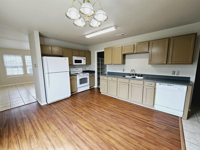 Building Photo - 100 Briarwood Ct