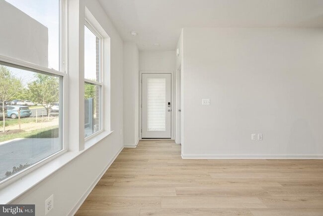 Building Photo - 2630 Neabsco Common Pl