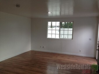Primary Photo - 1125 N Heliotrope Dr