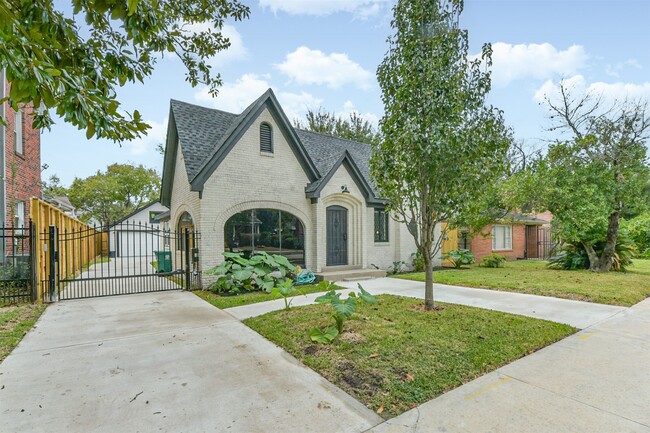 Foto del edificio - 2606 Oakdale St