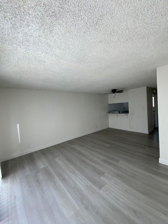 Building Photo - 461 Corte Arango