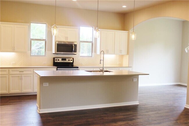 Building Photo - 14605 Debba Dr