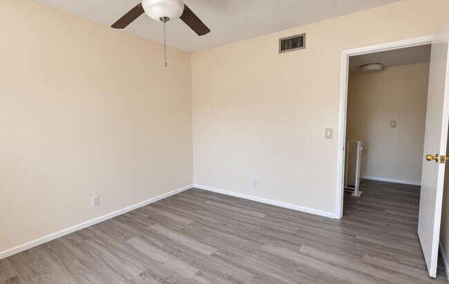 Foto del edificio - 3007 NW 68th St